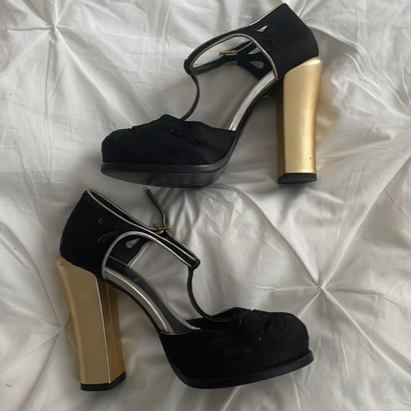 Fendi T strap suede black pumps - Picture 9 of 9